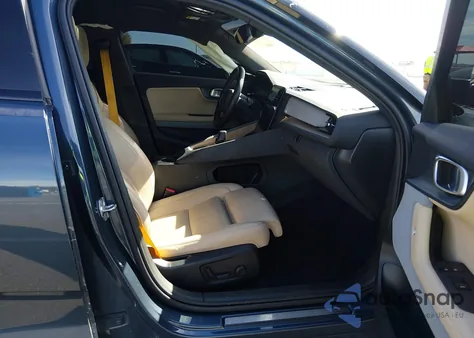 2022 Polestar 2 Long Range Dual Motor z USA, uszkodzony, nr VIN LPSED3KA1NL077878